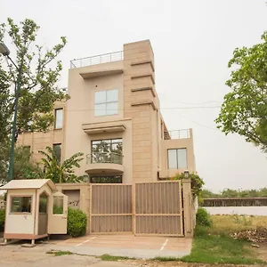 4* Guest house Siddharth Plaza